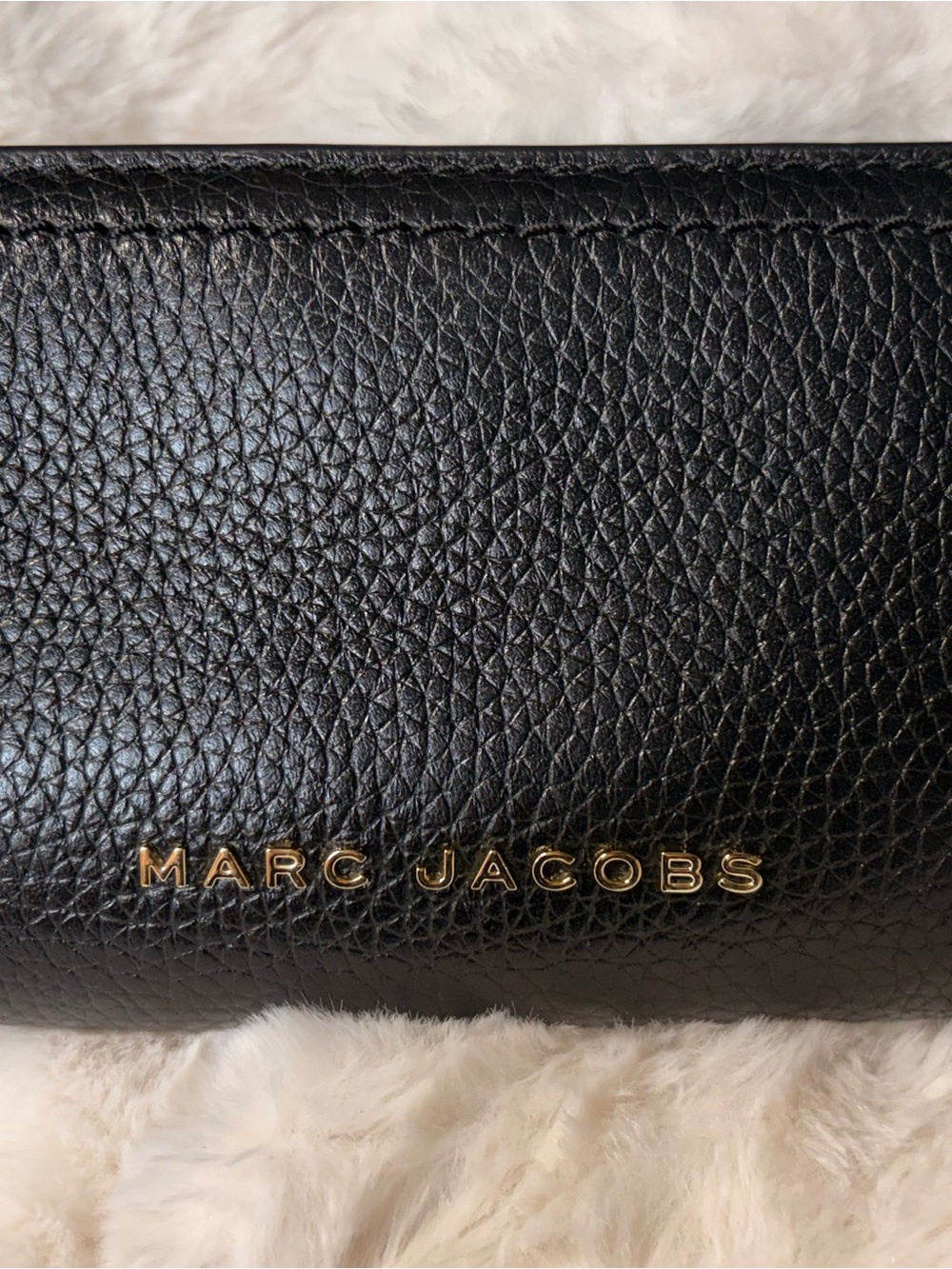 Marc Jacobs Black Pebbled Leather Card Case with Gold-tone Logo